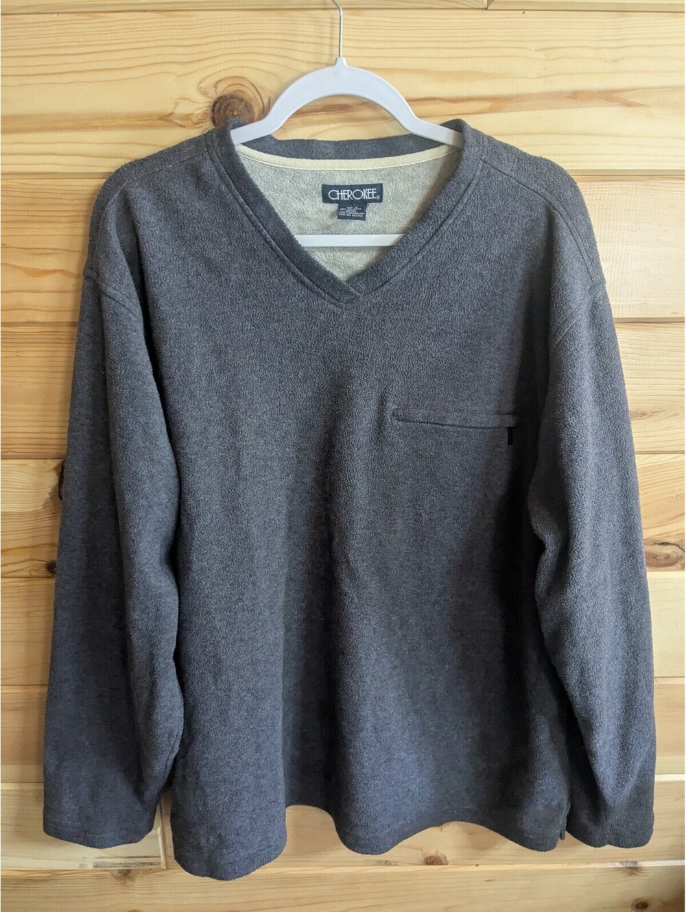 Cherokee large sweater sweatshirt
